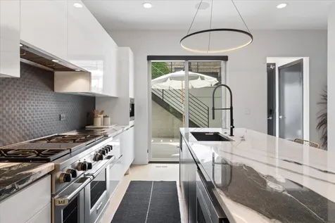 2109 West Race Avenue Chicago IL 60612