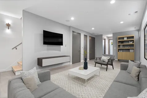 2109 West Race Avenue Chicago IL 60612