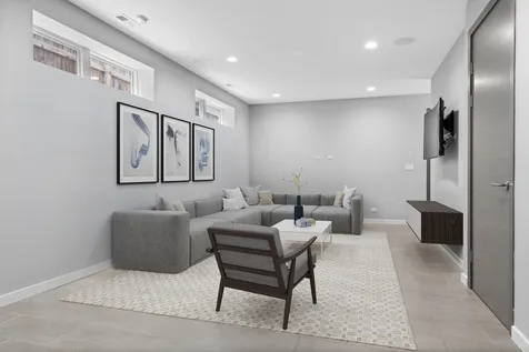 2109 West Race Avenue Chicago IL 60612