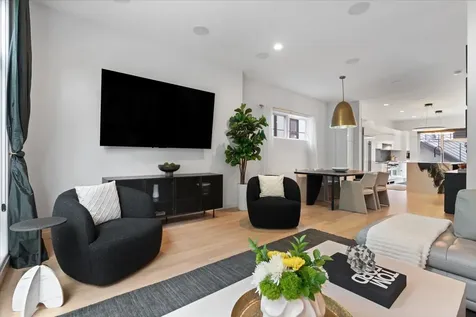 2109 West Race Avenue Chicago IL 60612