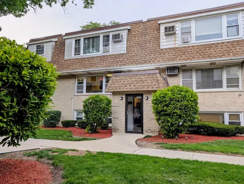 9907 West 58th Street Countryside IL 60525