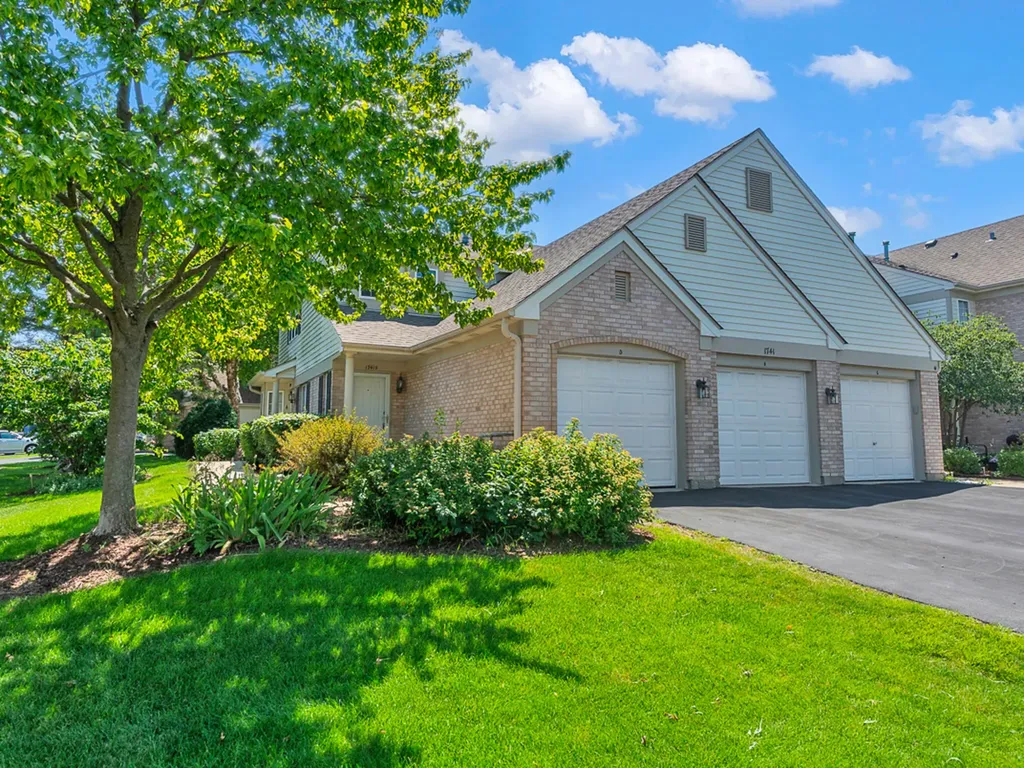 1741 Heron Avenue Schaumburg IL 60193