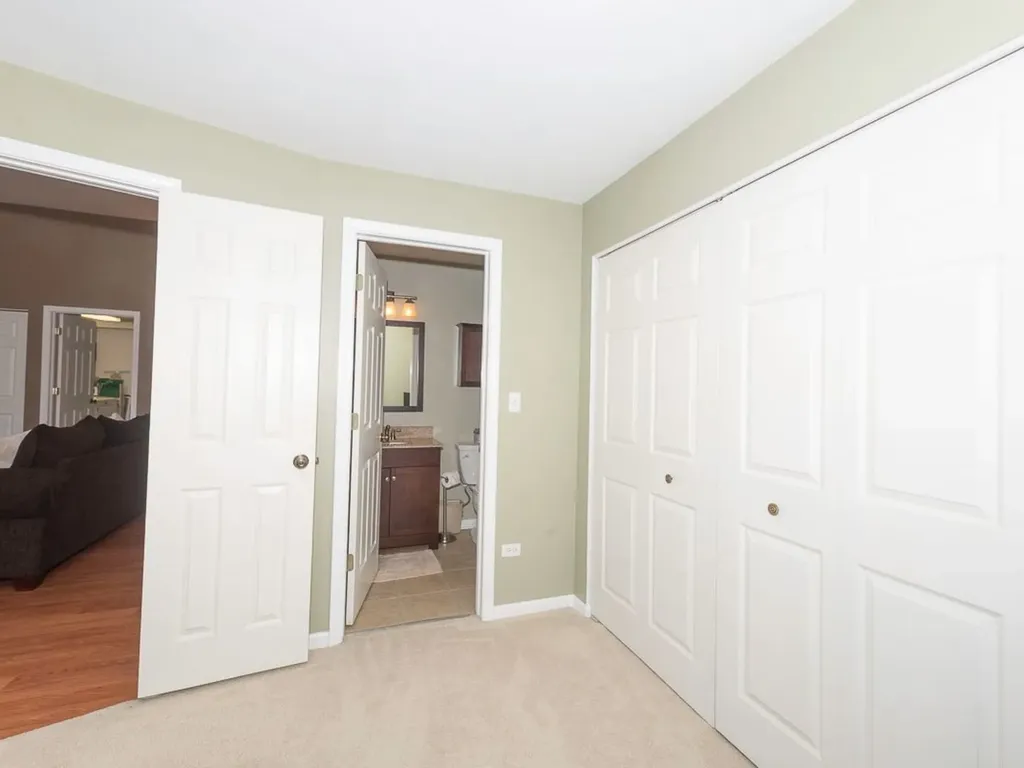 1741 Heron Avenue Schaumburg IL 60193
