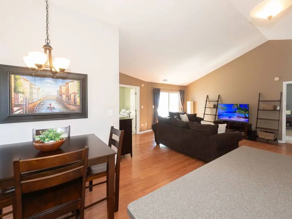 1741 Heron Avenue Schaumburg IL 60193