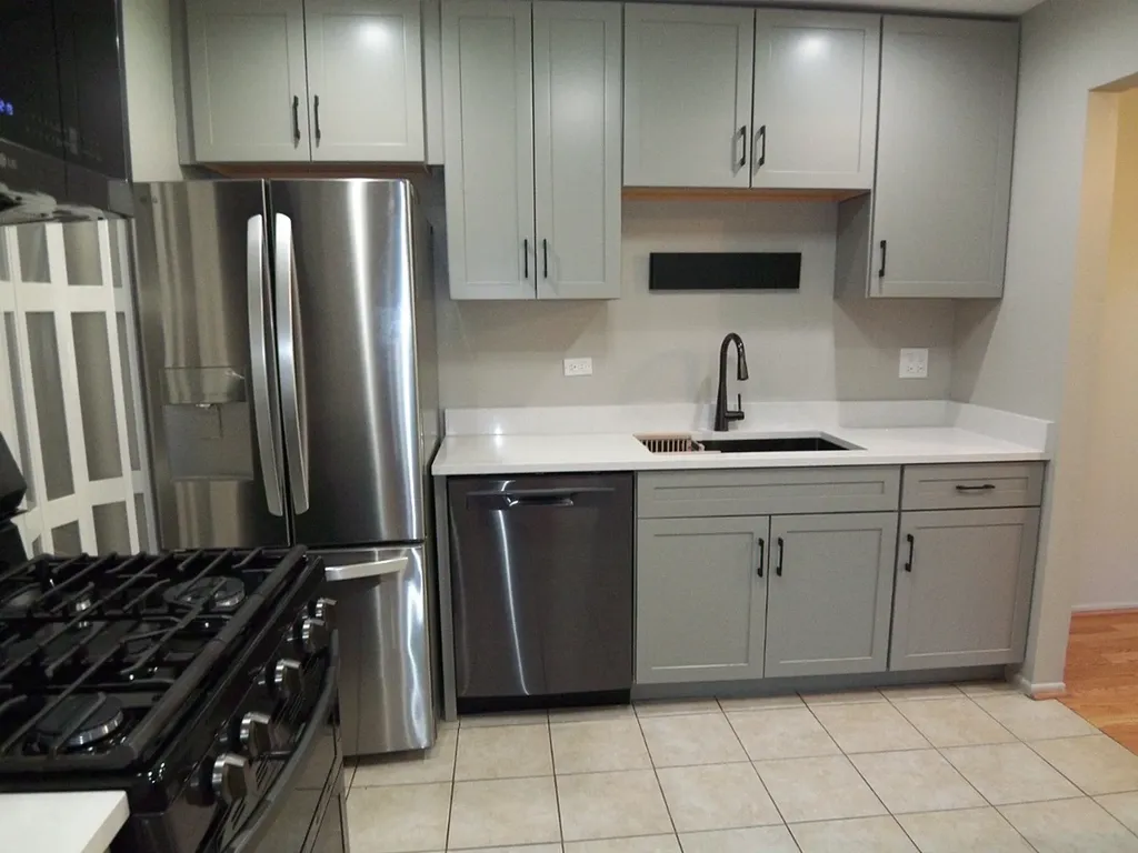 1546 Williamsburg Drive Schaumburg IL 60193