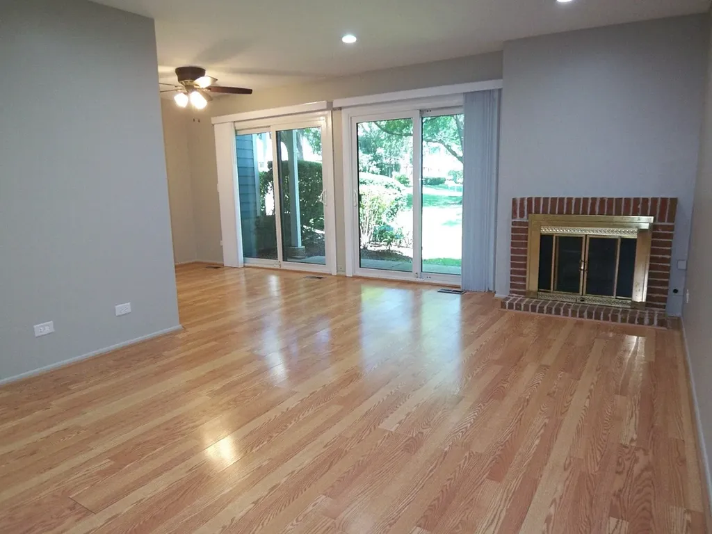1546 Williamsburg Drive Schaumburg IL 60193
