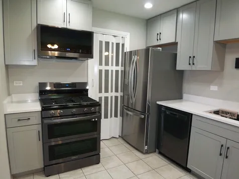 1546 Williamsburg Drive Schaumburg IL 60193