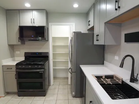 1546 Williamsburg Drive Schaumburg IL 60193