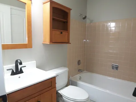 1546 Williamsburg Drive Schaumburg IL 60193