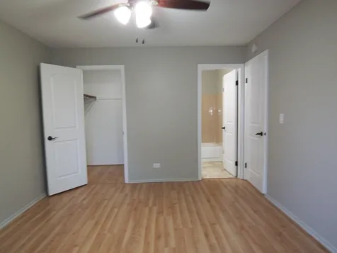 1546 Williamsburg Drive Schaumburg IL 60193