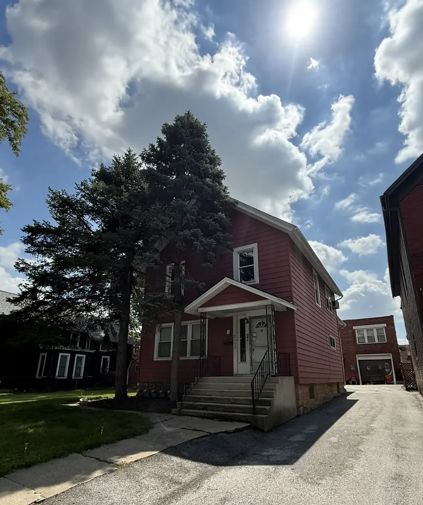 2333 Walnut Street Blue Island IL 60406