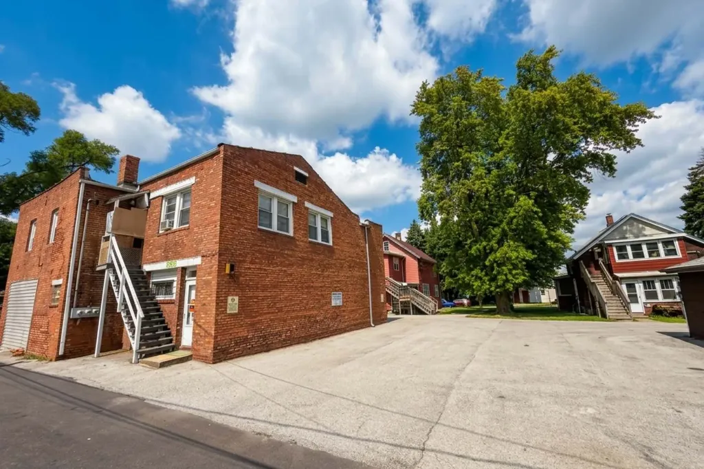 2333 Walnut Street Blue Island IL 60406