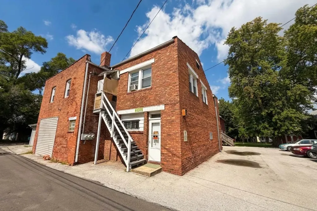 2333 Walnut Street Blue Island IL 60406