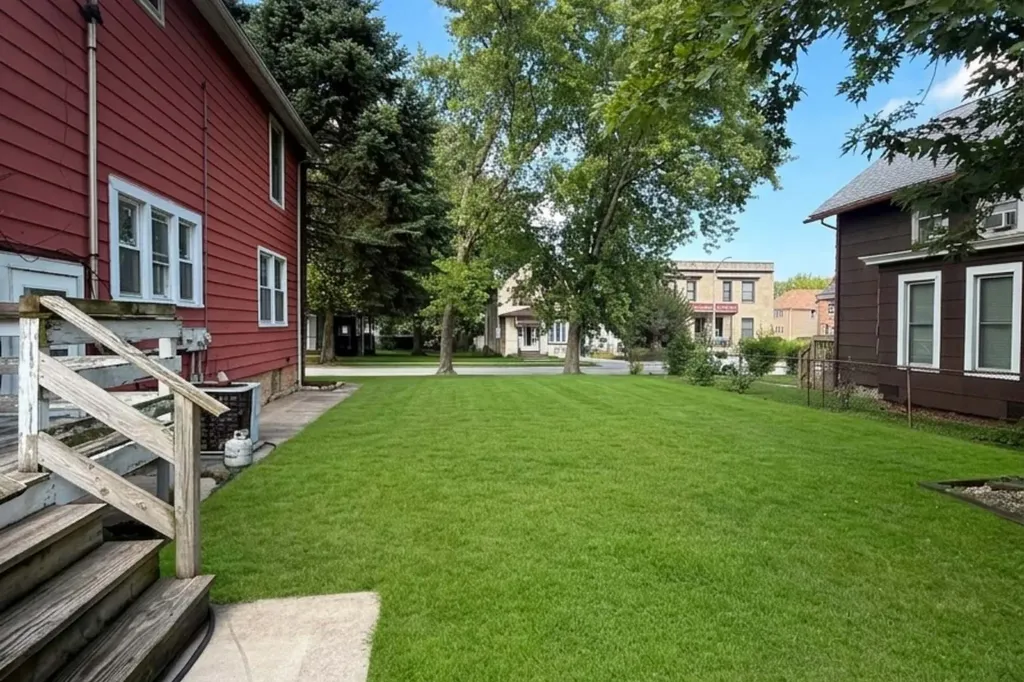 2333 Walnut Street Blue Island IL 60406