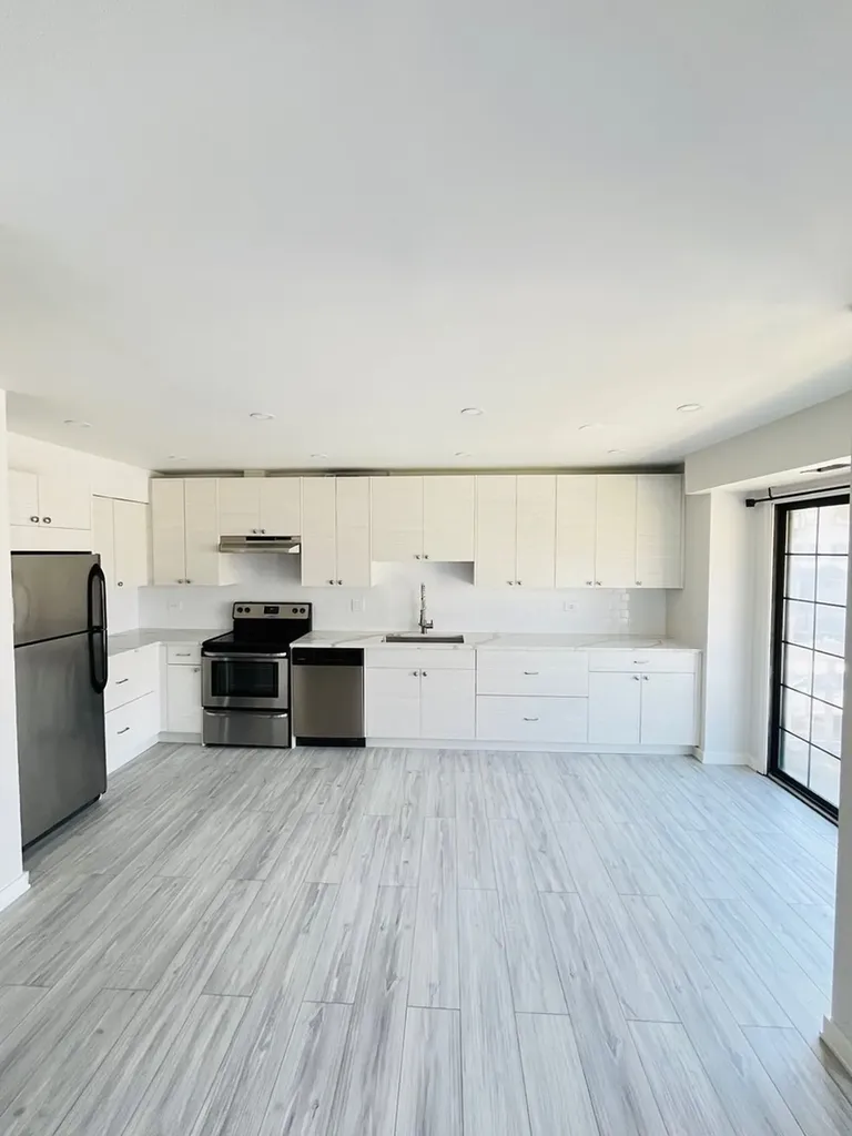 1486 West Jefferson Avenue Naperville IL 60540