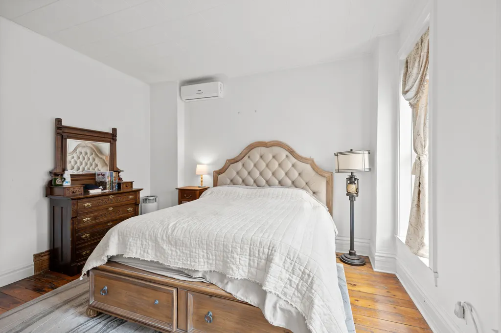 2024 West Superior Street Chicago IL 60612
