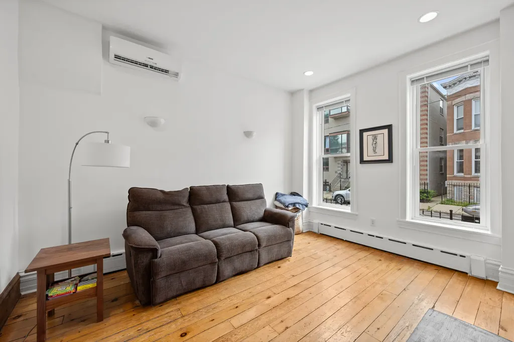 2024 West Superior Street Chicago IL 60612