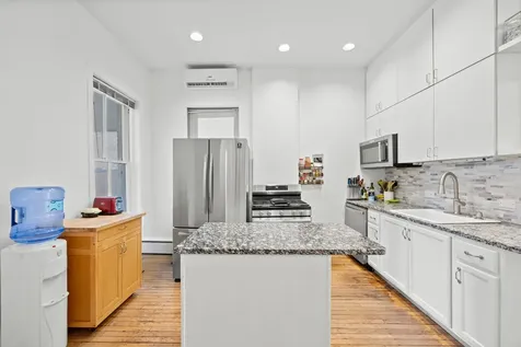 2024 West Superior Street Chicago IL 60612