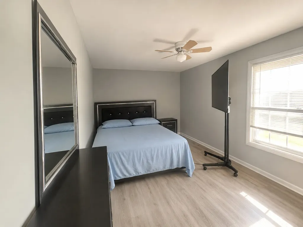 1395 South Glen Circle Aurora IL 60506