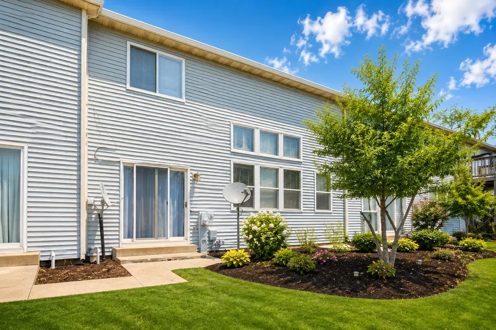 2485 Reflections Drive Aurora IL 60502