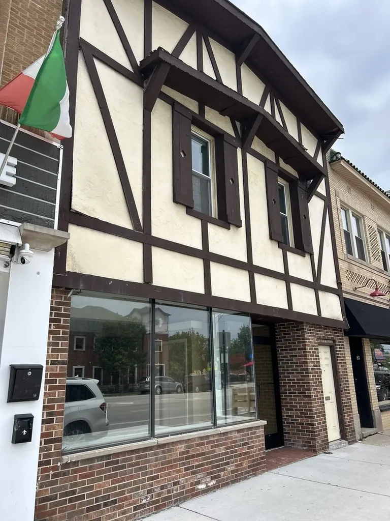 5746 North Milwaukee Avenue Chicago IL 60646
