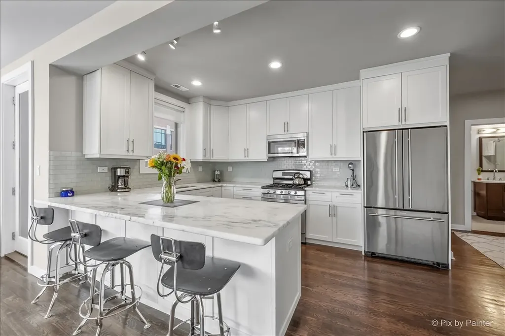 1600 North Bell Avenue Chicago IL 60647
