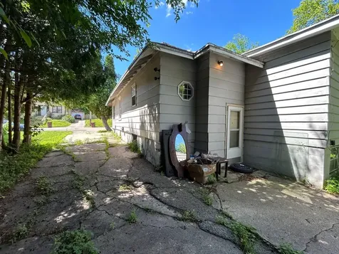244 West Homer Street Freeport IL 61032