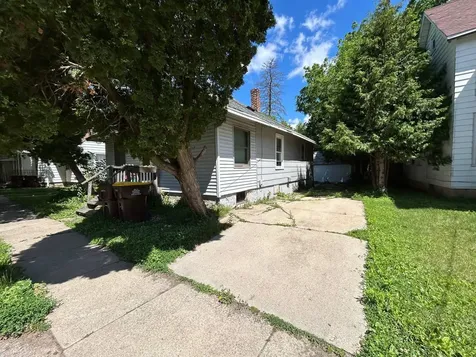 244 West Homer Street Freeport IL 61032