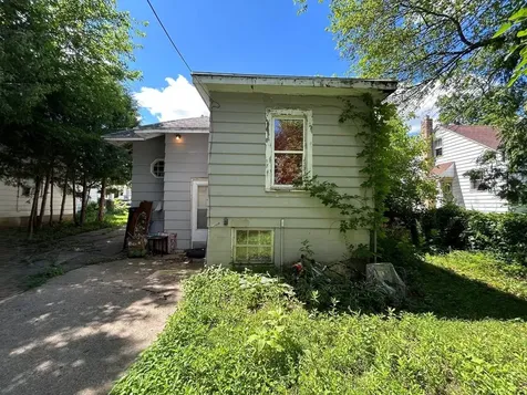 244 West Homer Street Freeport IL 61032