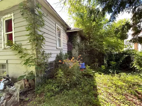 244 West Homer Street Freeport IL 61032