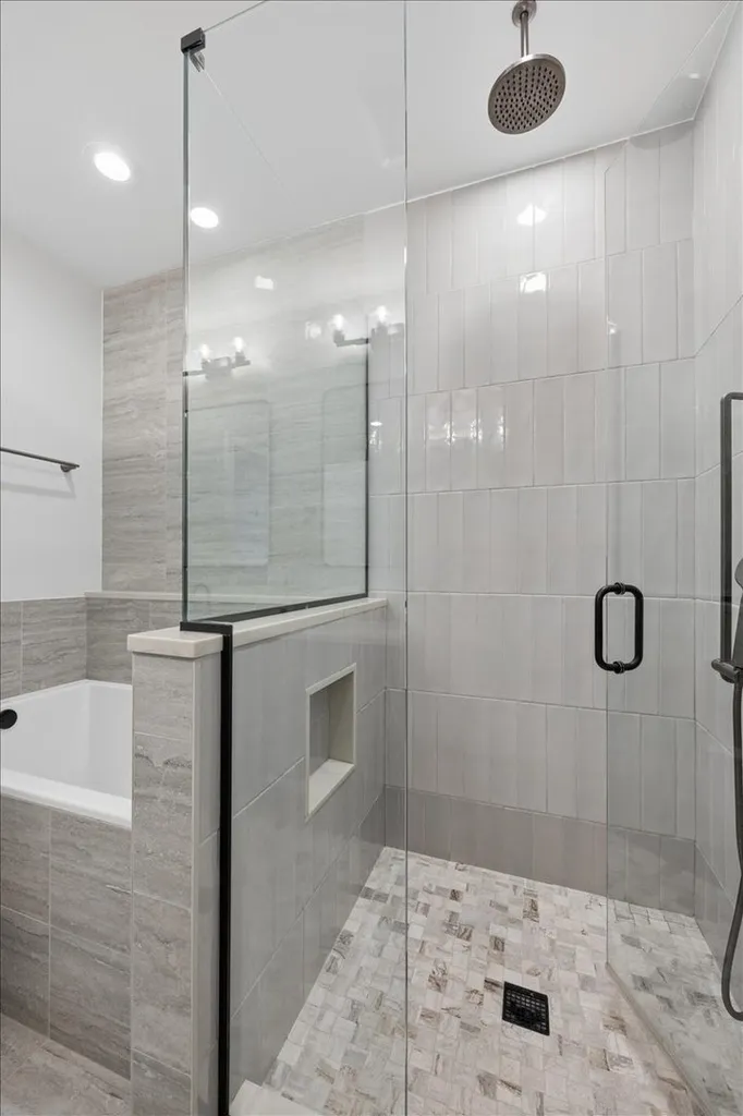 4537 North Clark Street Chicago IL 60640