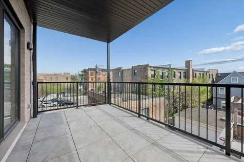 4537 North Clark Street Chicago IL 60640