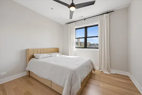 4537 North Clark Street Chicago IL 60640