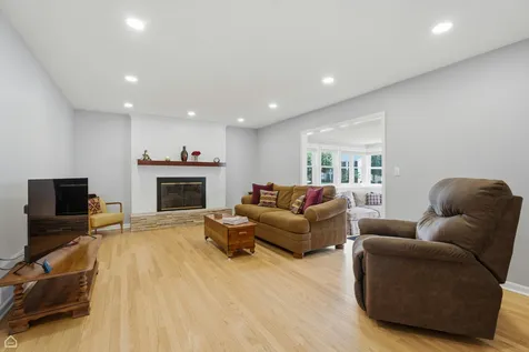 3895 Anjou Lane Hoffman Estates IL 60192