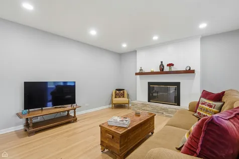 3895 Anjou Lane Hoffman Estates IL 60192