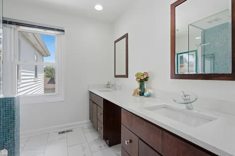 3895 Anjou Lane Hoffman Estates IL 60192