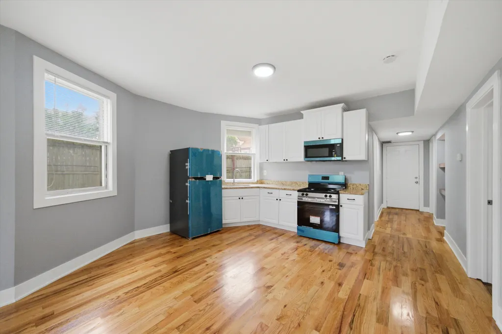 2050 North Kenneth Avenue Chicago IL 60639
