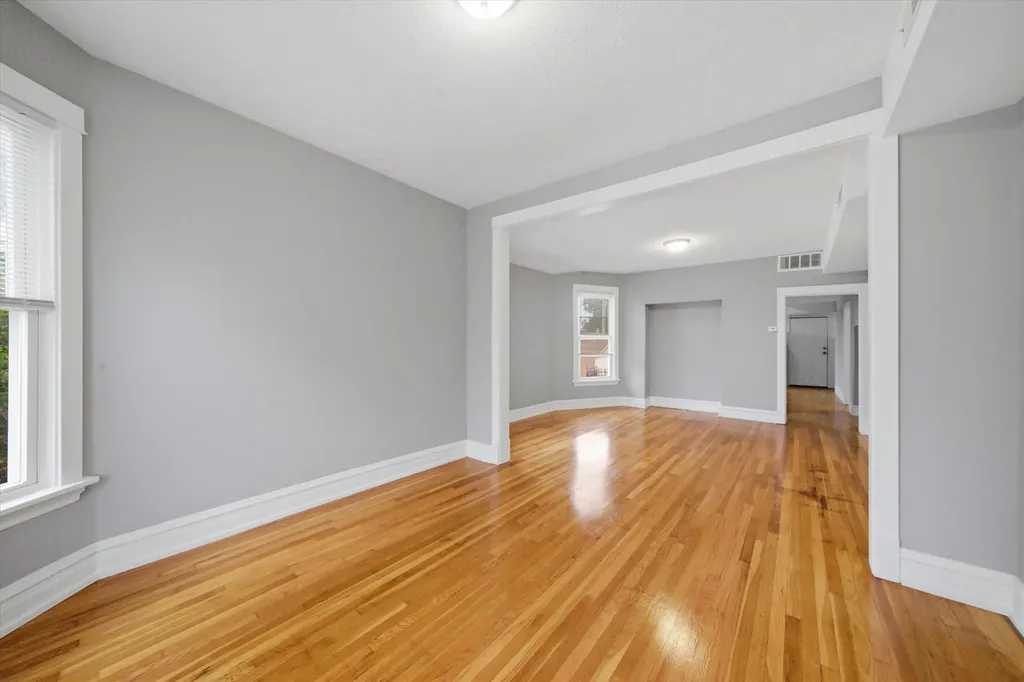 2050 North Kenneth Avenue Chicago IL 60639