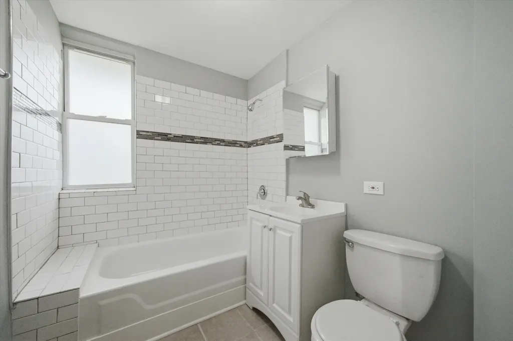 2050 North Kenneth Avenue Chicago IL 60639