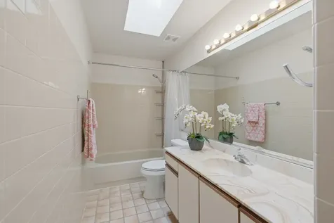 1020 Weeping Willow Drive Wheeling IL 60090