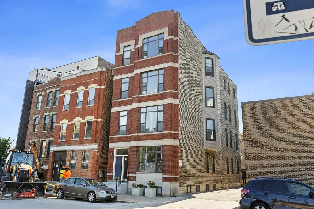 613 North Racine Avenue Chicago IL 60642