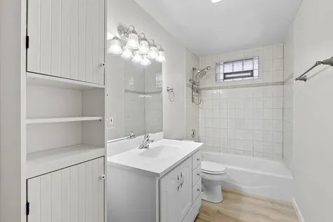 613 North Racine Avenue Chicago IL 60642