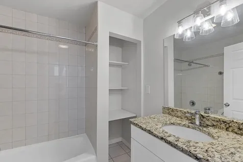 613 North Racine Avenue Chicago IL 60642