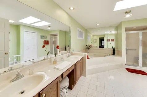1819 North Normandy Court Arlington Heights IL 60004