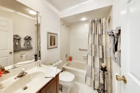1819 North Normandy Court Arlington Heights IL 60004