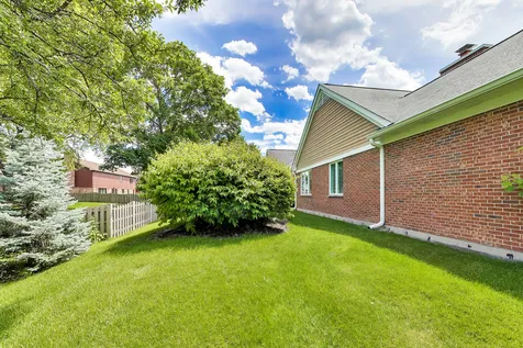 1819 North Normandy Court Arlington Heights IL 60004
