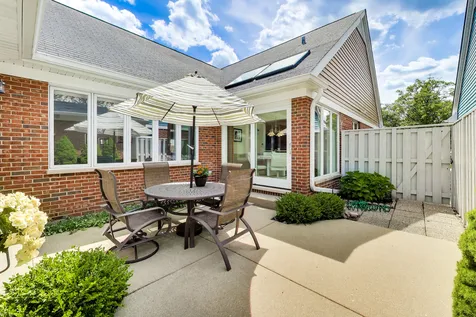 1819 North Normandy Court Arlington Heights IL 60004