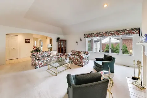 1819 North Normandy Court Arlington Heights IL 60004