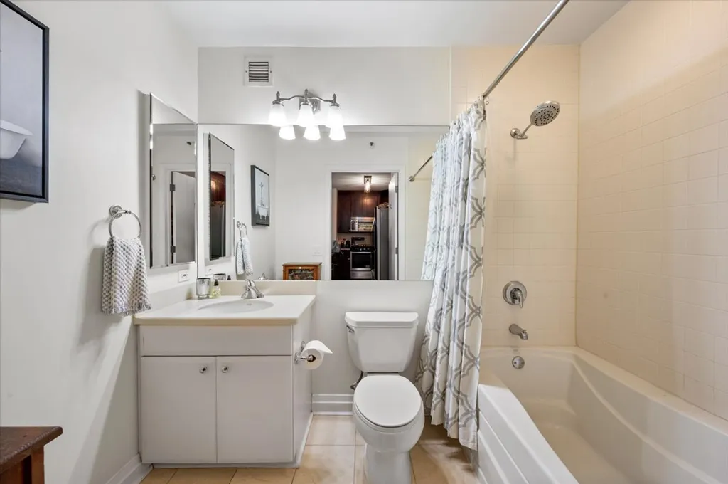 33 West Ontario Street Chicago IL 60654