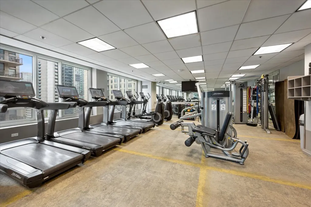 33 West Ontario Street Chicago IL 60654